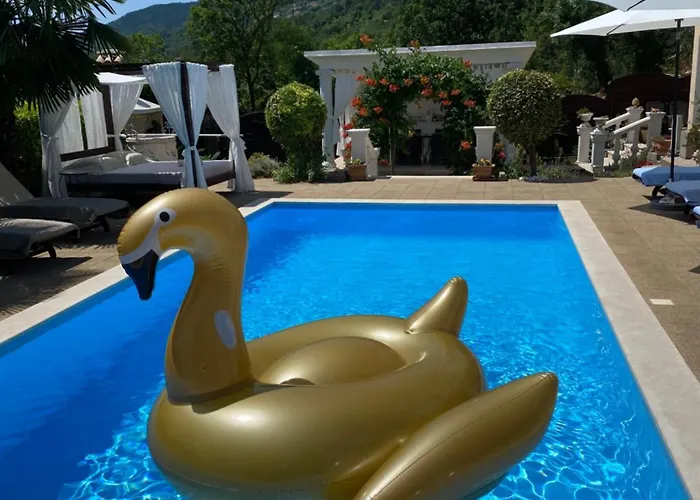 Apartament Chiara, Ground Floor By The Pool Ičići