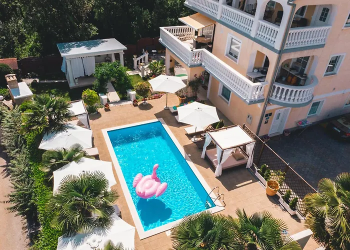 Chiara, Ground Floor By The Pool Apartament Ičići