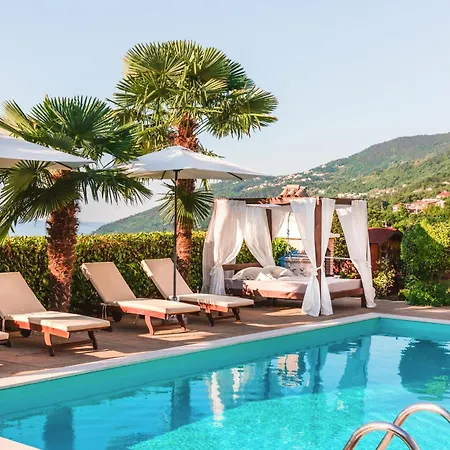 Chiara, Ground Floor By The Pool Icici