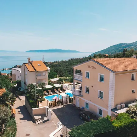 Chiara, Ground Floor By The Pool Apartman *