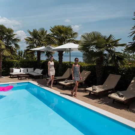 아파트 Chiara, Ground Floor By The Pool Ičići