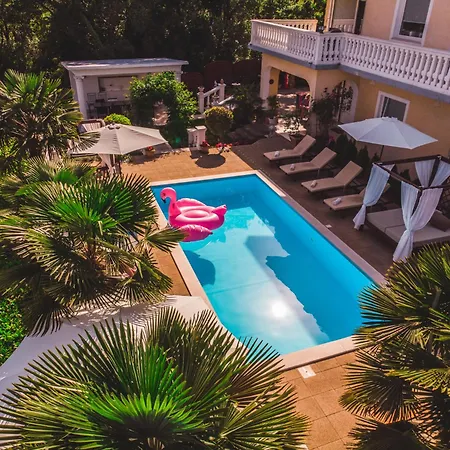 아파트 Chiara, Ground Floor By The Pool Ičići