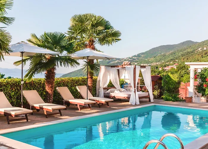 Chiara, Ground Floor By The Pool Icici