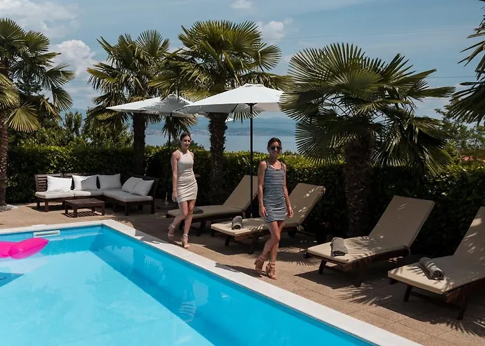 Apartment Chiara, Ground Floor By The Pool Icici