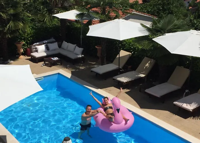Chiara, Ground Floor By The Pool 公寓